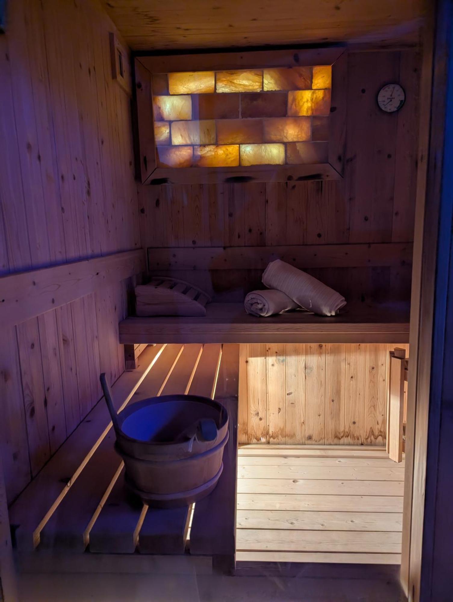Hotel Memory Римини Екстериор снимка
